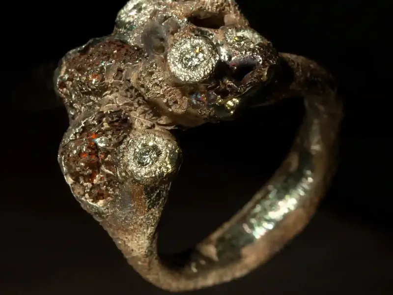 anello in pietra lavica by Gioielleria Artigianale Pilgiò